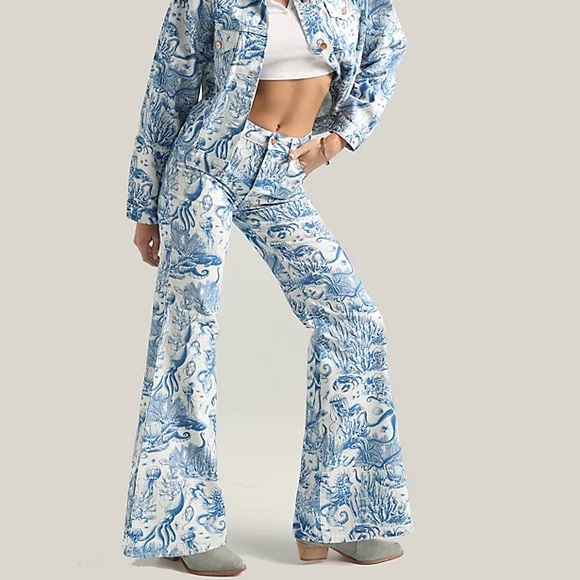 New Wrangler Wanderer 622 Printed High-Rise Jeans by Free People nautical print - Picture 2 of 11